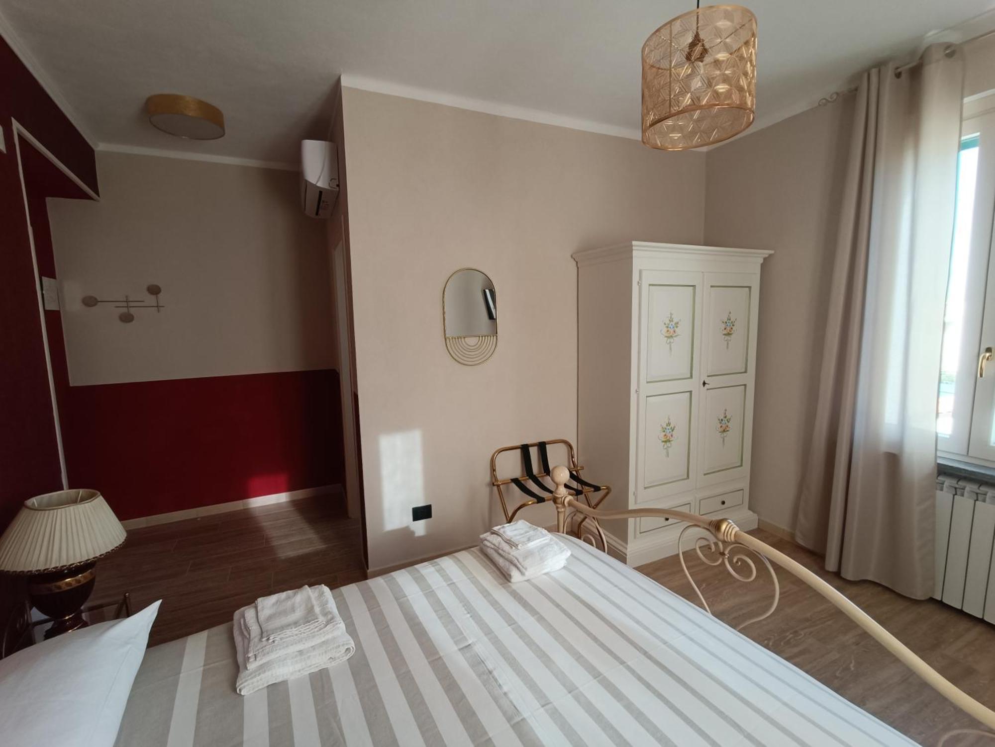 B&B Villa Preziosa Lago Maggiore Lesa Habitación foto